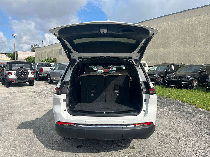 Jeep Grand Cherokee RHD   L Limited 4x4 3.6L Gas 8-Speed AT 7-Seater 0dr Automatic 2025