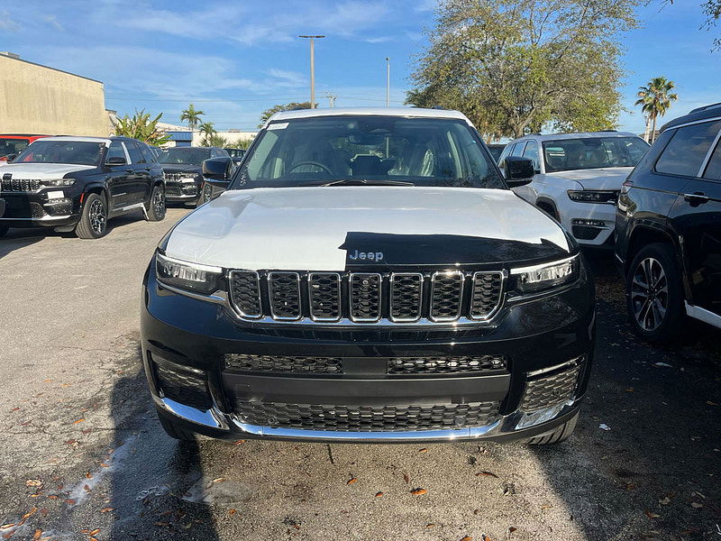 Jeep Grand Cherokee RHD   Limited 4x4 2.0L Turbo Gas 8-Speed AT 0dr Automatic 2025
