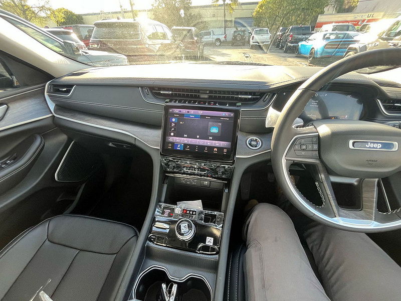 Jeep Grand Cherokee RHD   Limited 4x4 2.0L Turbo Gas 8-Speed AT 0dr Automatic 2025