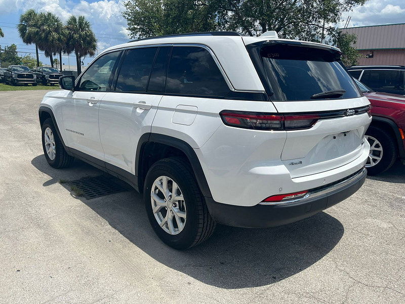 Jeep Grand Cherokee RHD   Limited 4x4 3.6L Gas 8-Speed AT 5-Seater 0dr Automatic 2025