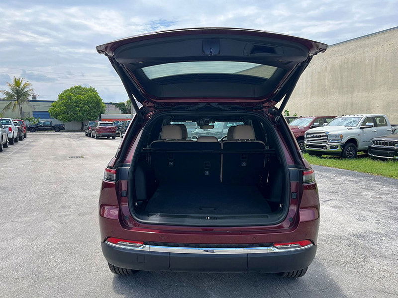 Jeep Grand Cherokee RHD   Limited 4x4 3.6L Gas 8-Speed AT 0dr Automatic 2025