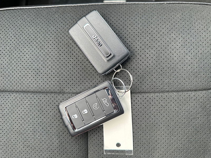 Jeep Grand Cherokee RHD New   Altitude 4x4 3.6L Gas 8-Speed AT 5-Seater 0dr Automatic 2025