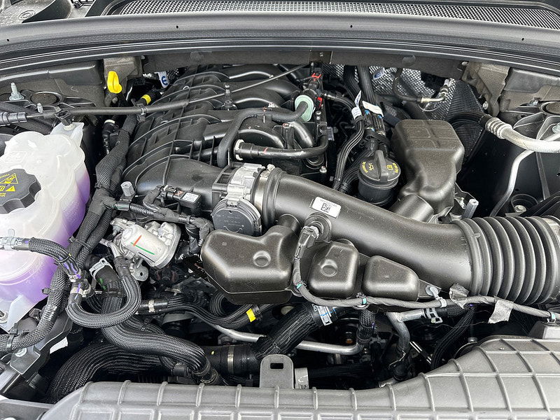 Jeep Grand Cherokee RHD New   Altitude 4x4 3.6L Gas 8-Speed AT 5-Seater 0dr Automatic 2025