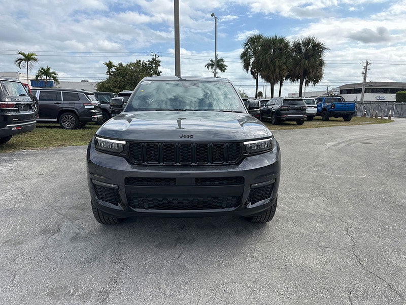 Jeep Grand Cherokee RHD New   Altitude 4x4 3.6L Gas 8-Speed AT 5-Seater 0dr Automatic 2025