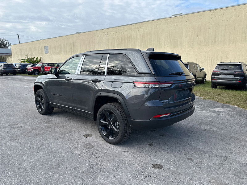 Jeep Grand Cherokee RHD New   Altitude 4x4 3.6L Gas 8-Speed AT 5-Seater 0dr Automatic 2025