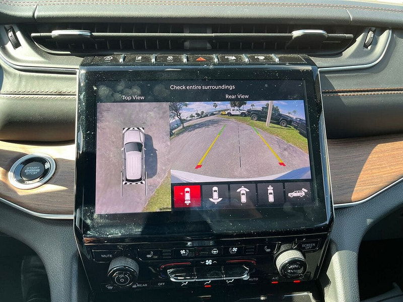 Jeep Grand Cherokee Summit 4x2 3.6L Gas 8-Speed AT 0dr Automatic 2025