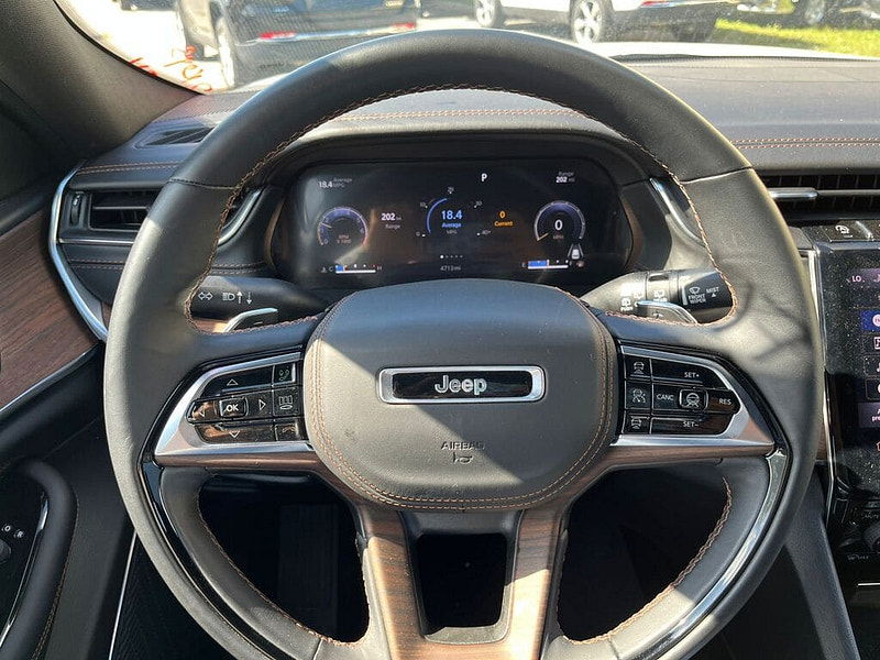 Jeep Grand Cherokee Summit 4x2 3.6L Gas 8-Speed AT 0dr Automatic 2025