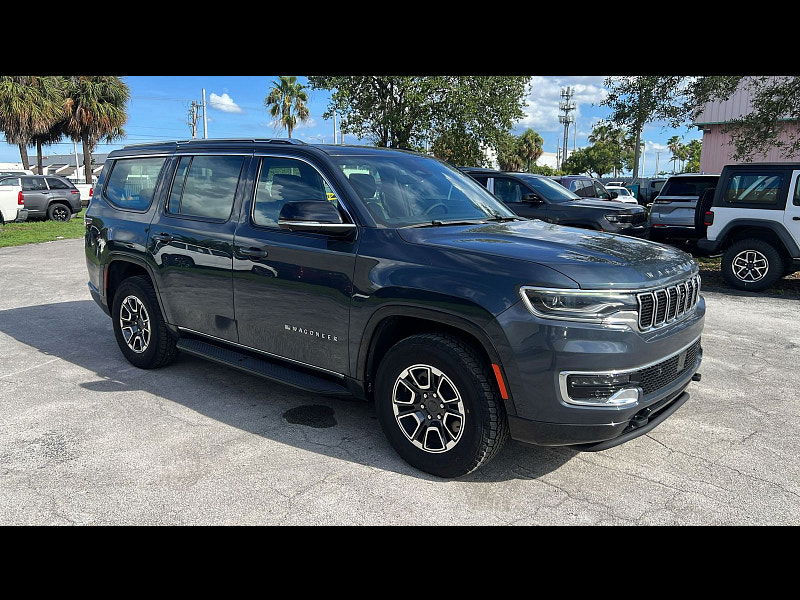 Jeep Wagoneer 4x4 3.0L Gasoline 5dr Automatic 2025