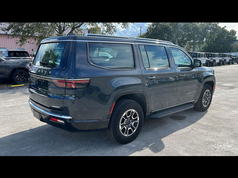 Jeep Wagoneer 4x4 3.0L Gasoline 5dr Automatic 2025