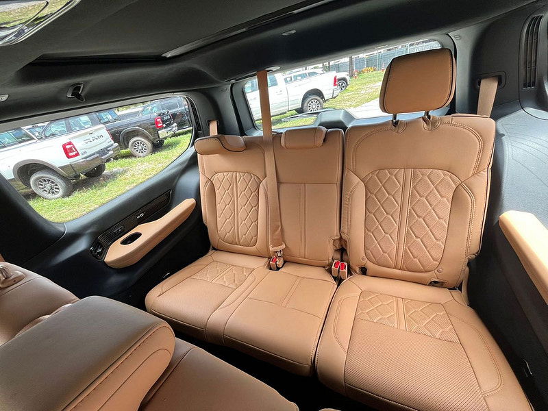 Jeep Wagoneer Series III Hurricane  5dr Automatic 2025