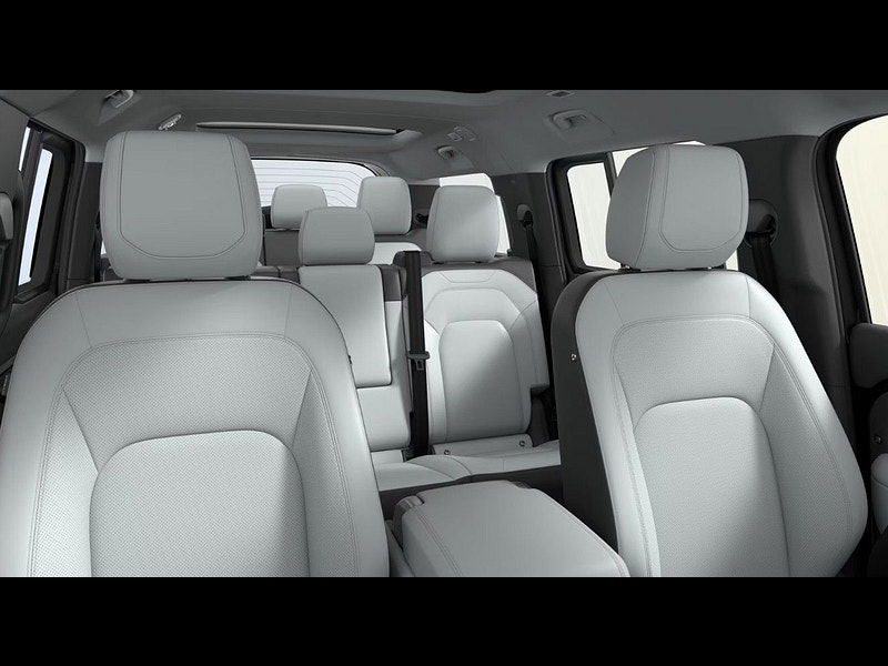 Land Rover Defender 130 D350 MHEV X-Dynamic SE 5dr Automatic 2025