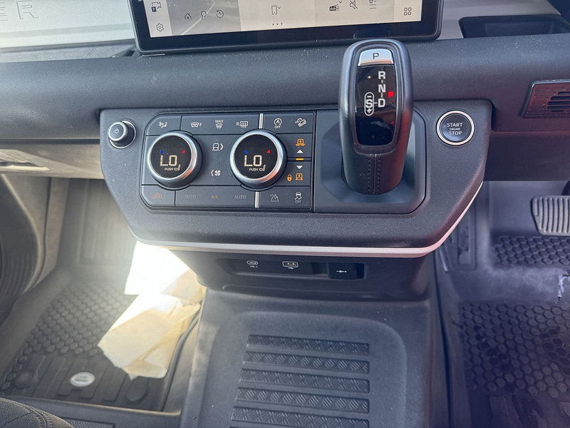 Land Rover Defender RHD   110 D240 AWD 2.0L Diesel 8-Speed AT 240bhp 5-Seater 0dr Automatic 2025