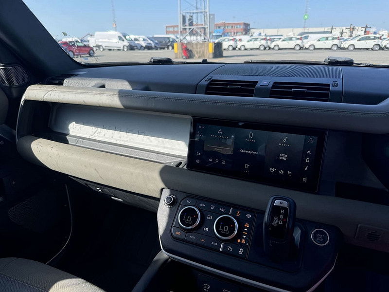 Land Rover Defender RHD   110 P400 S MHEV 3.0L Gas 8-Speed AT 400bhp 7-Seater 0dr Automatic 2025