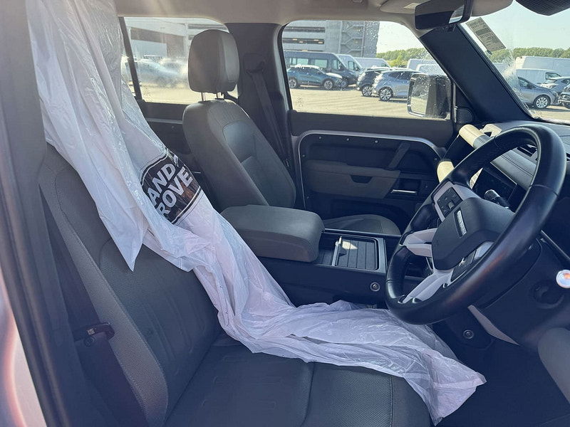 Land Rover Defender RHD   110 P400 S MHEV 3.0L Gas 8-Speed AT 400bhp 7-Seater 0dr Automatic 2025