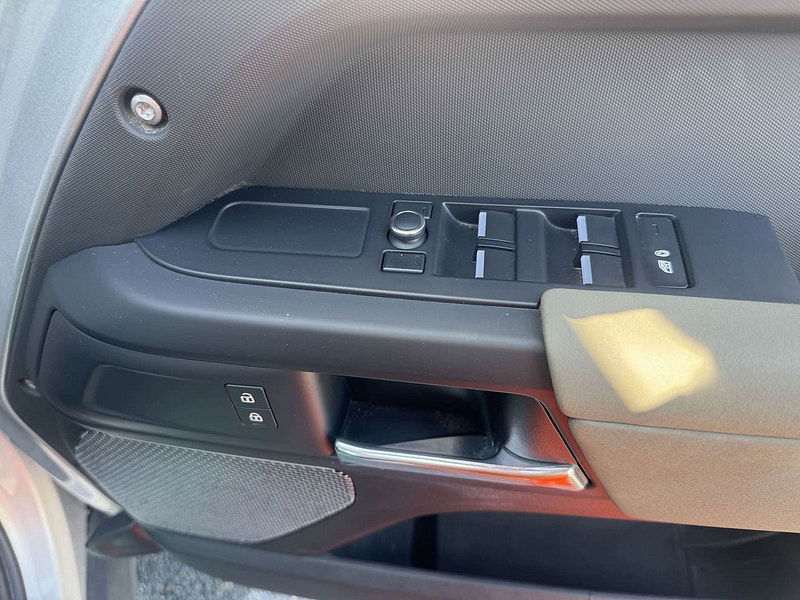 Land Rover Defender RHD   110 P400 S MHEV 3.0L Gas 8-Speed AT 400bhp 7-Seater 0dr Automatic 2025