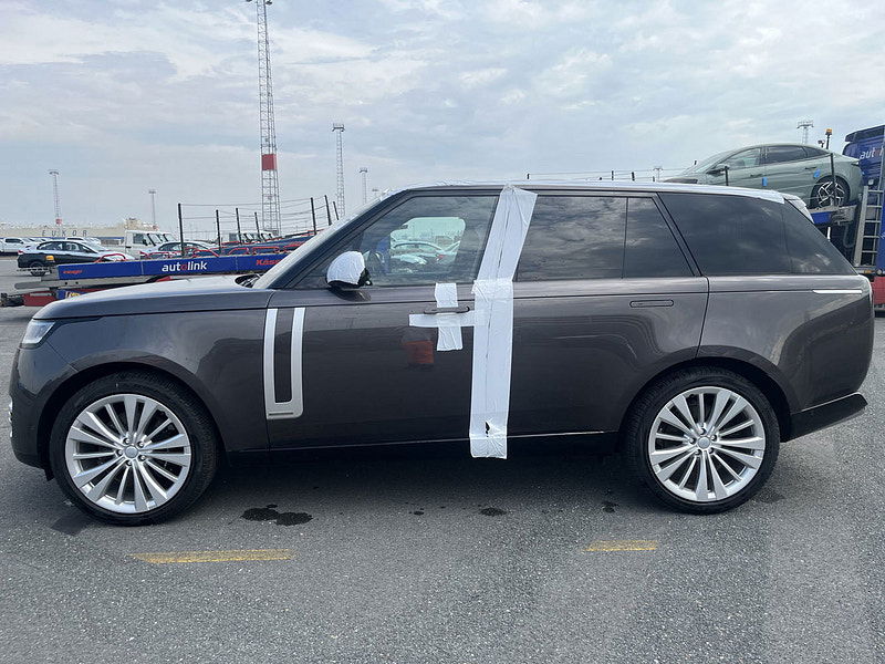 Land Rover Range Rover New   P530 First Edition SWB AWD MHEV 4.4L Turbo Gas 8-Speed AT 5-Seater 530bhp 5-Seater 0dr Automatic 2025