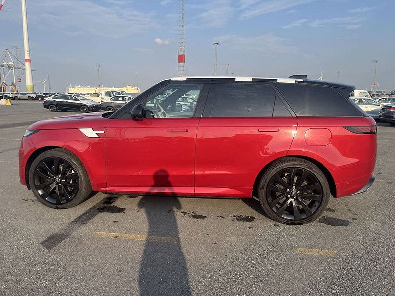 Land Rover Range Rover New   Sport 530 First Edition AWD MHEV 4.4L Turbo Gas 8-Spd AT 530bhp 5-Seater 0dr Automatic 2025