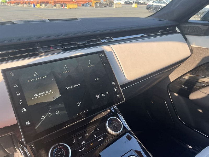 Land Rover Range Rover New   Sport 530 First Edition AWD MHEV 4.4L Turbo Gas 8-Spd AT 530bhp 5-Seater 0dr Automatic 2025