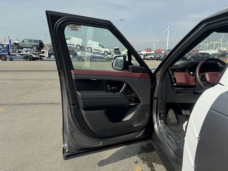 Land Rover Range Rover New   Sport P530 Dynamic HSE AWD MHEV 4.4L Turbo Gas 8-Speed AT 5-Seater 530bhp 5-Seater 0dr Automatic 2025