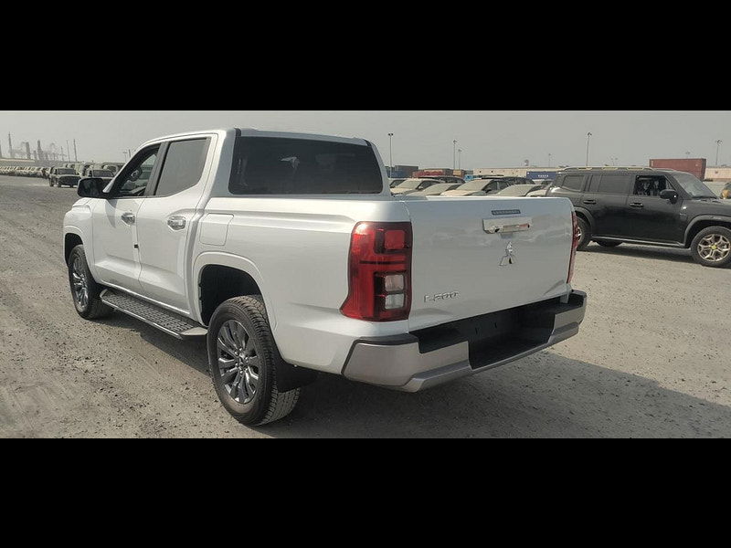 Mitsubishi L200 GLS Sportero DC 2.4L 4WD Diesel 6AT 0dr Automatic 2025