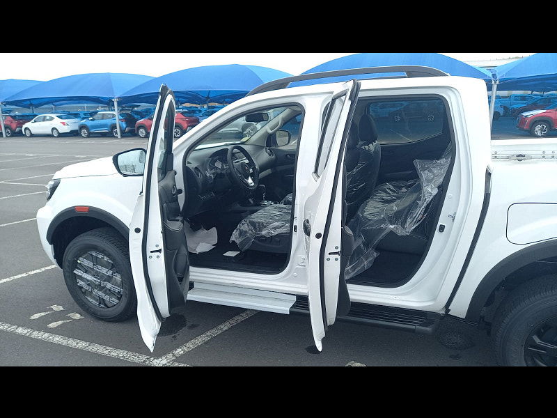 Nissan Navara PRO 4X 4x4 2.5L Turbodiesel 7-Speed AT 188 bhp 0dr Automatic 2025