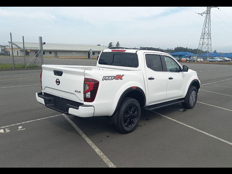 Nissan Navara PRO 4X 4x4 2.5L Turbodiesel 7-Speed AT 188 bhp 0dr Automatic 2025