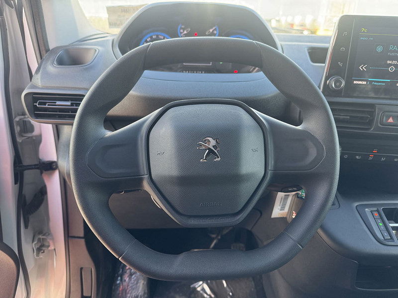 Peugeot e-Partner L3H1 Mid Grade 50kw/h AT 136bhp 0dr Automatic 2025