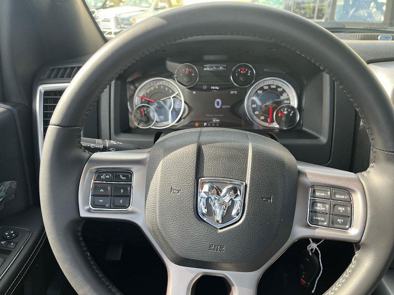 Ram 1500 Classic Ram  Crew Cab Warlock 4x4 5.7L Gas 8-Speed AT 0dr Automatic 2025