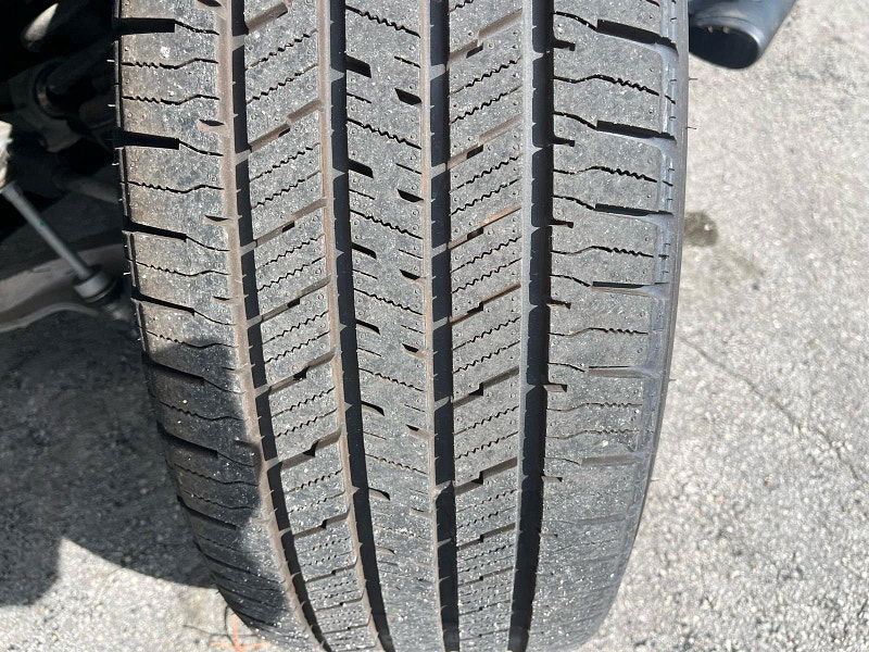 Ram 1500 Classic Ram  Crew Cab Warlock 4x4 5.7L Gas 8-Speed AT 0dr Automatic 2025