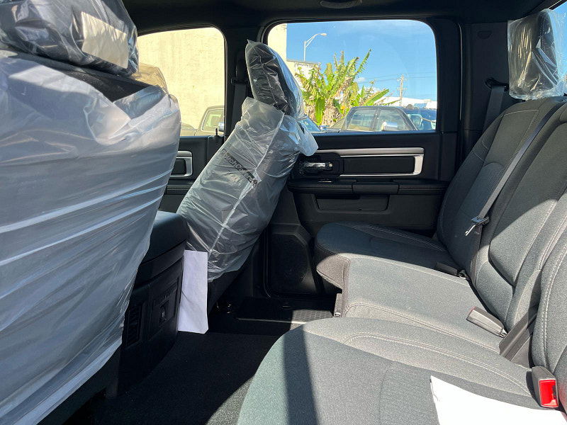 Ram 1500 Classic Ram  Crew Cab Warlock 4x4 5.7L Gas 8-Speed AT 0dr Automatic 2025