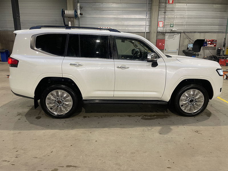 Toyota Land Cruiser VX 4x4 3.3L Twin-Turbo Diesel 10-Speed AT 302bhp 7-Seater 0dr Automatic 2025