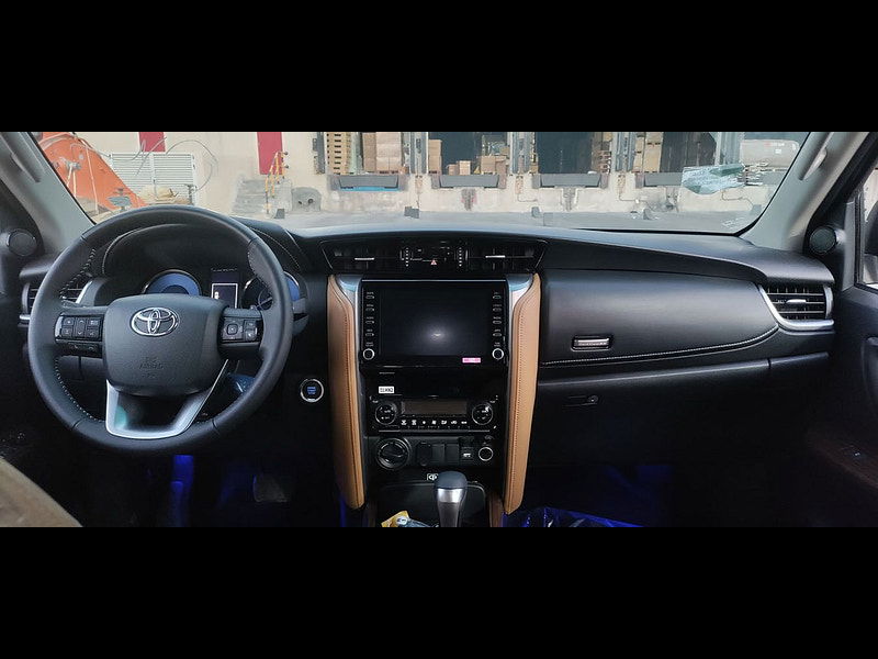 Toyota UNKNOWN Fortuner 2.7L 4x4  5dr  2025