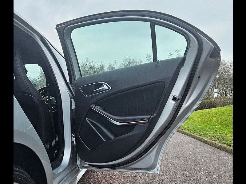 Mercedes-Benz A Class 2.1 A200d AMG Line Hatchback 5dr Diesel 7G-DCT Euro 6 (s/s) (136 ps) 5dr Automatic 2026