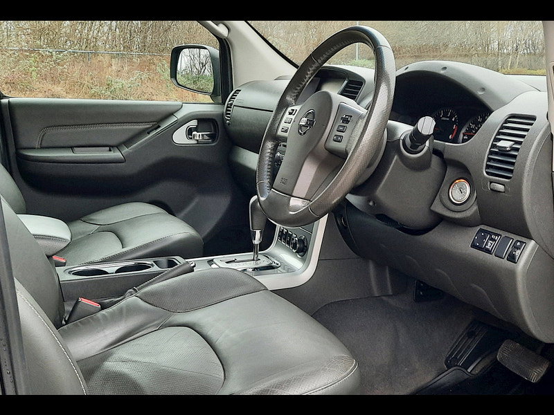 Nissan Navara 2.5 dCi Tekna Double Cab Pickup 4dr Diesel Auto 4WD Euro 5 (190 ps) 4dr Automatic 2026