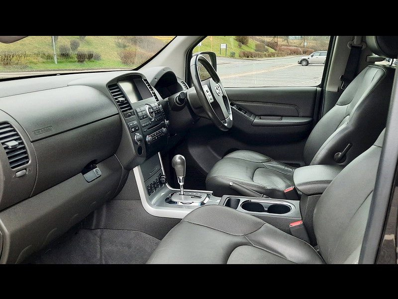 Nissan Navara 2.5 dCi Tekna Double Cab Pickup 4dr Diesel Auto 4WD Euro 5 (190 ps) 4dr Automatic 2026