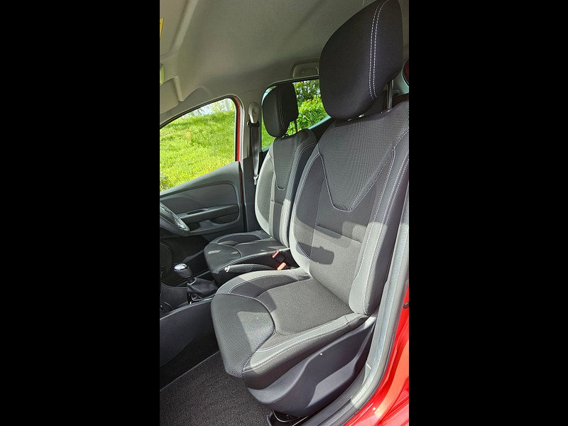 Renault Clio 0.9 TCe Iconic Hatchback 5dr Petrol Manual Euro 6 (s/s) (90 ps) 5dr Manual 2026
