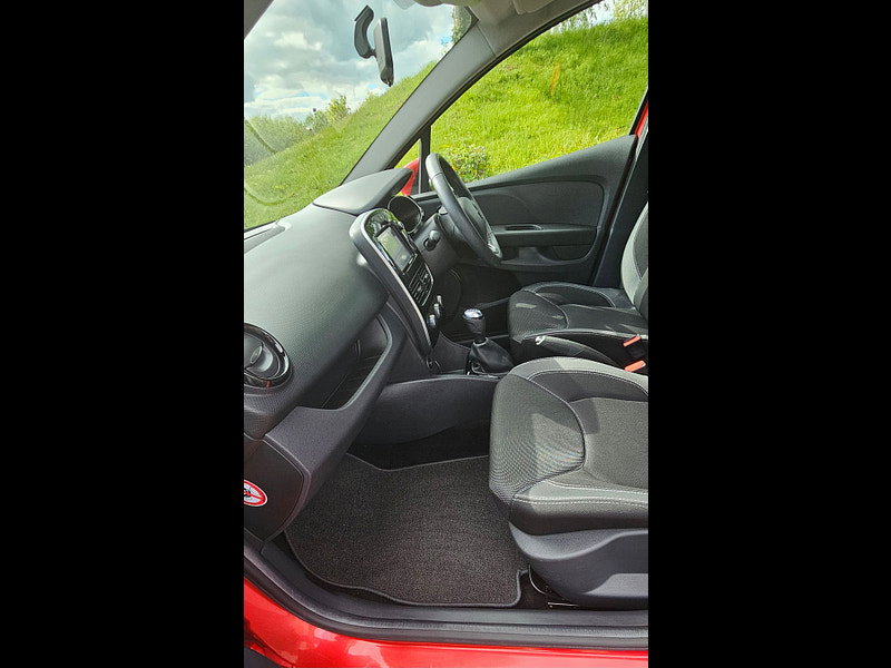 Renault Clio 0.9 TCe Iconic Hatchback 5dr Petrol Manual Euro 6 (s/s) (90 ps) 5dr Manual 2026