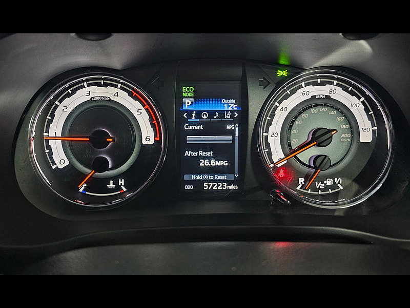 Toyota Hilux 2.4 D-4D Invincible X Pickup Double Cab 4dr Diesel Auto 4WD Euro 6 (TSS, 3.5t) (150 ps) 4dr Automatic 2026
