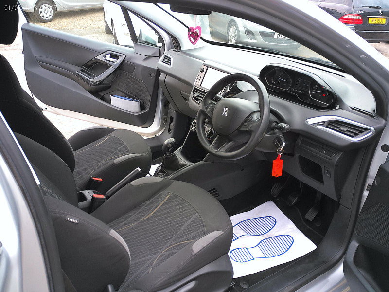 Peugeot 208 1.2L ACTIVE Hatchback 3dr Petrol Manual Euro 5 (82 bhp)