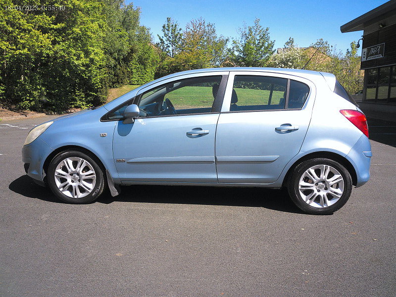 Vauxhall Corsa 1.4i 16v Design Hatchback 5dr Petrol Automatic (a/c) (166 g/km, 89 bhp)