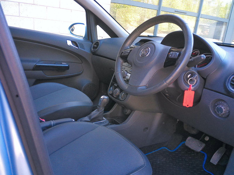 Vauxhall Corsa 1.4i 16v Design Hatchback 5dr Petrol Automatic (a/c) (166 g/km, 89 bhp)