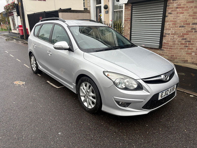 2012 Hyundai I30 1.6L Comfort CRDI Estate 5dr Diesel Manual Euro 5 (113 bhp) £2,995 photo