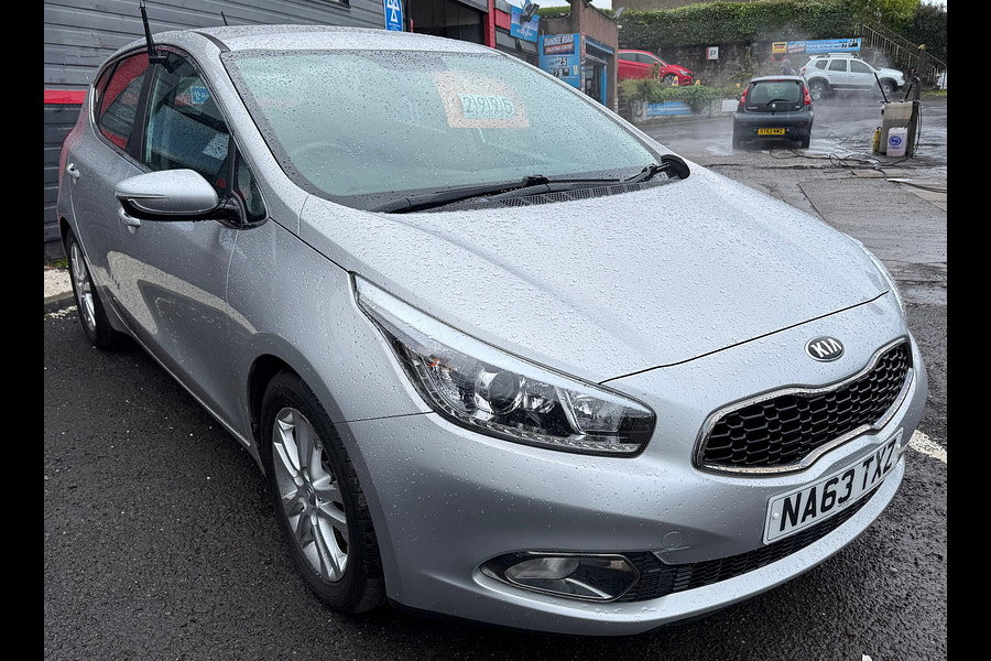 2014 Kia Ceed 1.6 CRDi EcoDynamics 2 Hatchback 5dr Diesel Manual Euro 5 (s/s) (126 bhp)