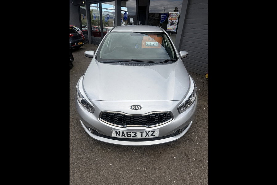 2014 Kia Ceed 1.6 CRDi EcoDynamics 2 Hatchback 5dr Diesel Manual Euro 5 (s/s) (126 bhp)