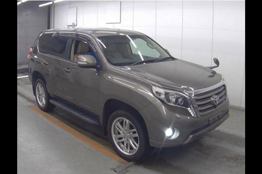 2015 Toyota Land Cruiser 2.8D Icon SUV 5dr Diesel Auto 4WD Euro 6 (7 Seats) (177 ps)