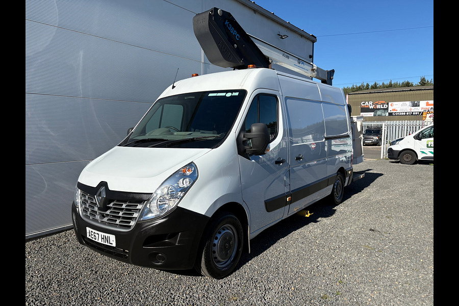 2018 Renault Master 2.3 dCi 35 Business Panel Van 5dr Diesel Manual FWD MWB Medium Roof Euro 6 (130 ps)