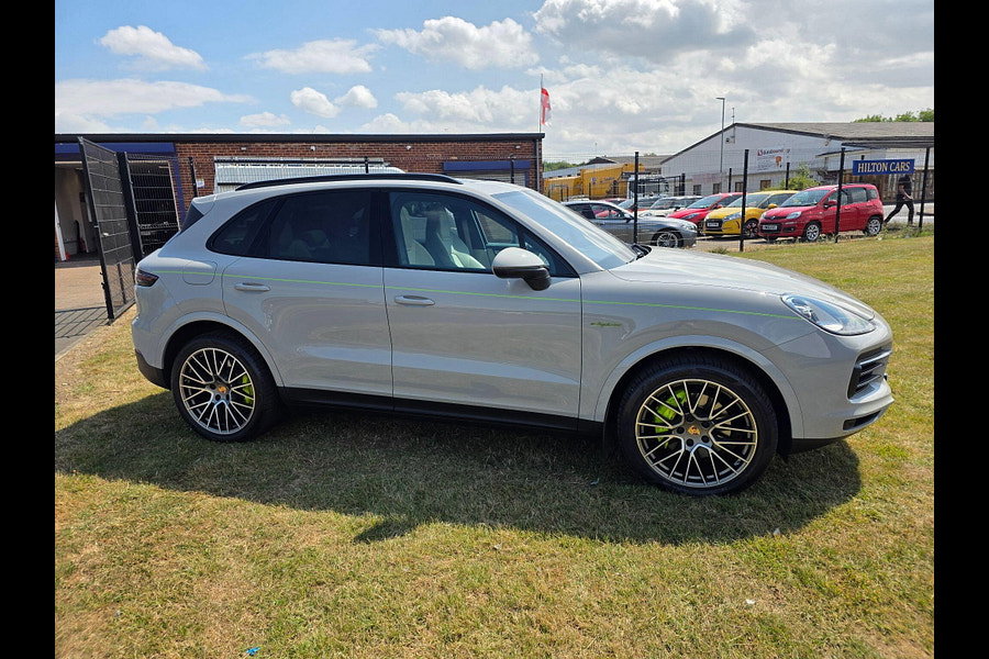 2022 Porsche Cayenne 3.0 V6 E-Hybrid 17.9kWh Platinum Edition SUV 5dr Petrol Plug-in Hybrid TiptronicS 4WD Euro 6 (s/s) (3.6kW Charger) (462 ps)